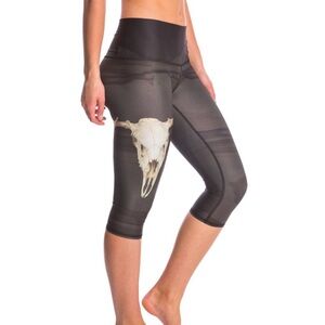 Teal Skull Print Capri Leggings